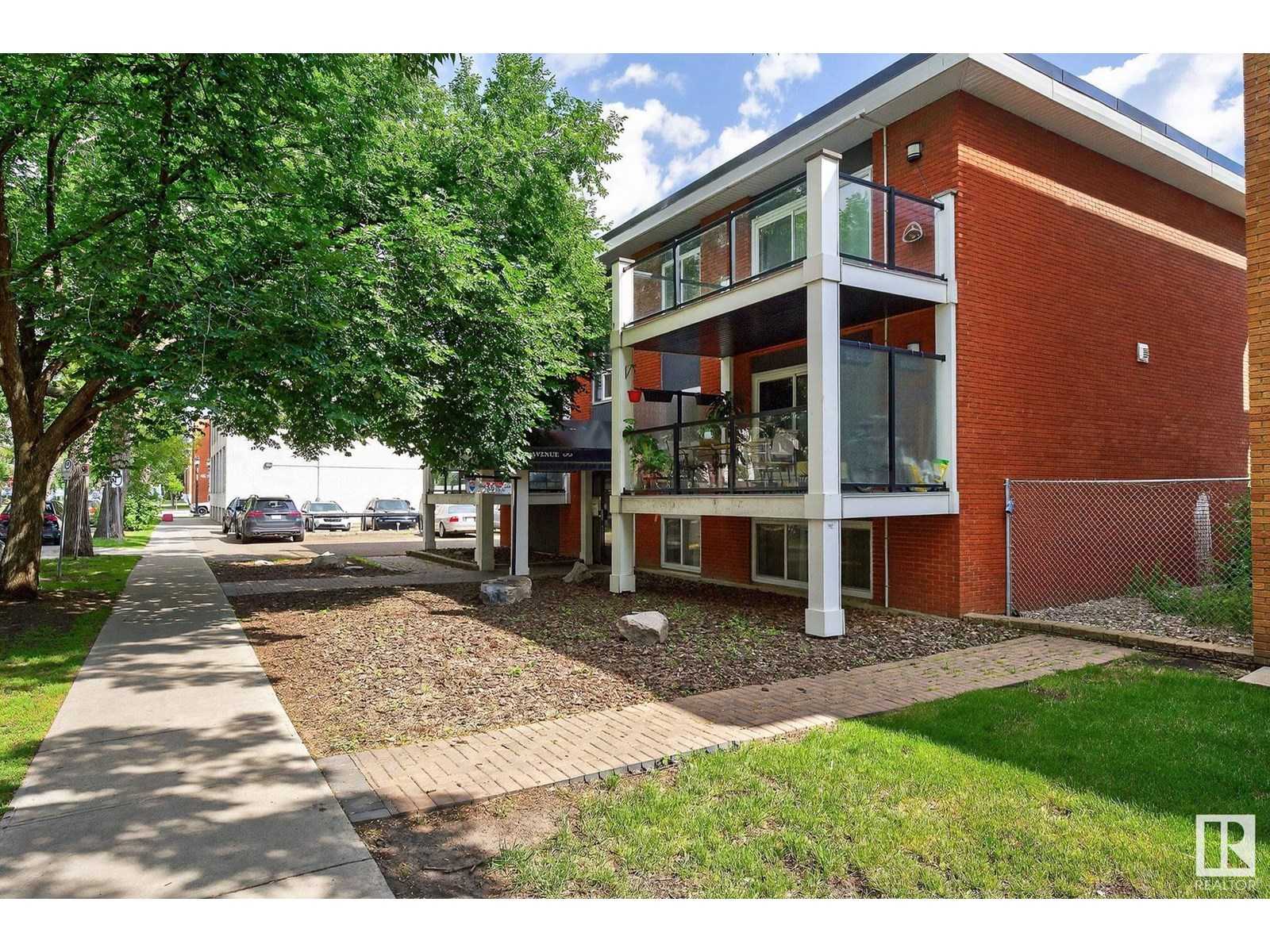10525 83 Avenue Northwest #37, Edmonton, AB T6E 2E1