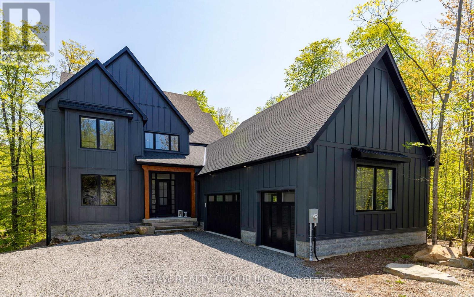 14 St Georges Ct, Huntsville, ON P1H 1A5