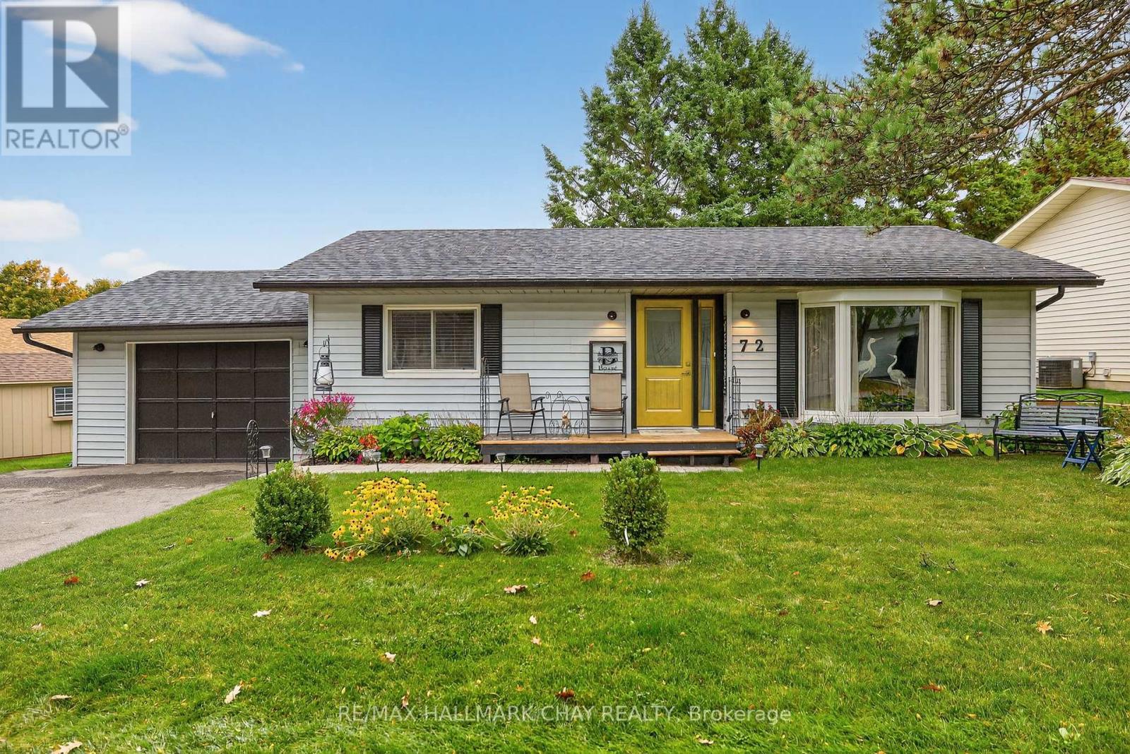 72 Tecumseth Pines Dr, New Tecumseth, ON L0G 1W0