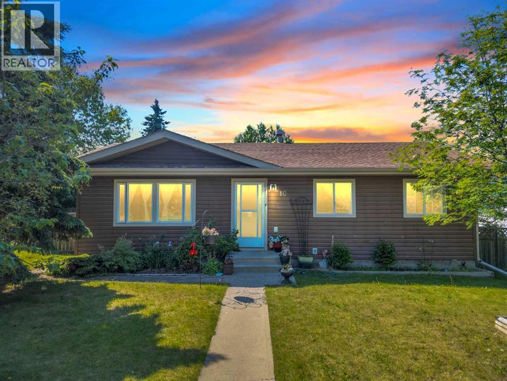 45 Streetcrescent Unit 10, Sylvan Lake, AB T4S 1W9