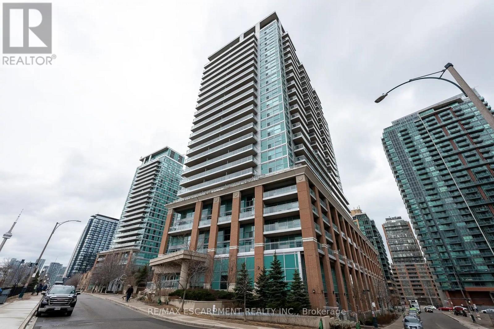 216 100 Western Battery Rd, Toronto, ON M6K 3S2