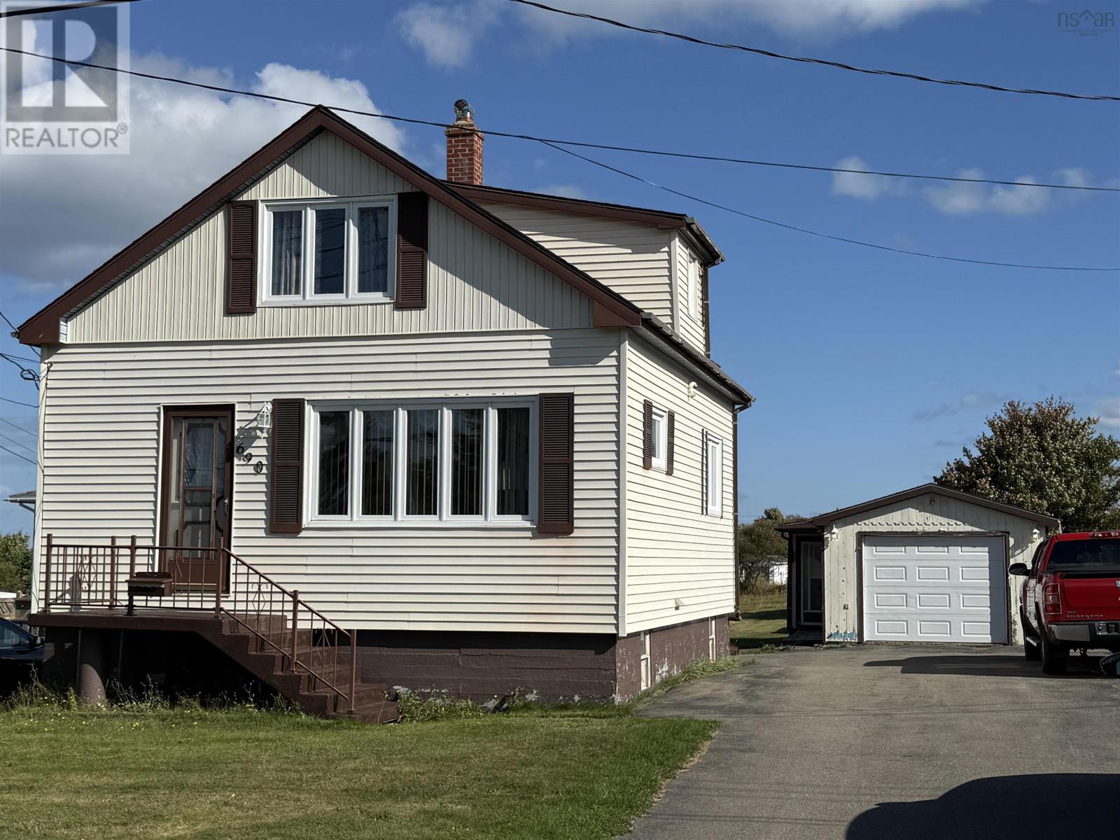 690 St Joseph St, New Waterford, NS B1H 4G6