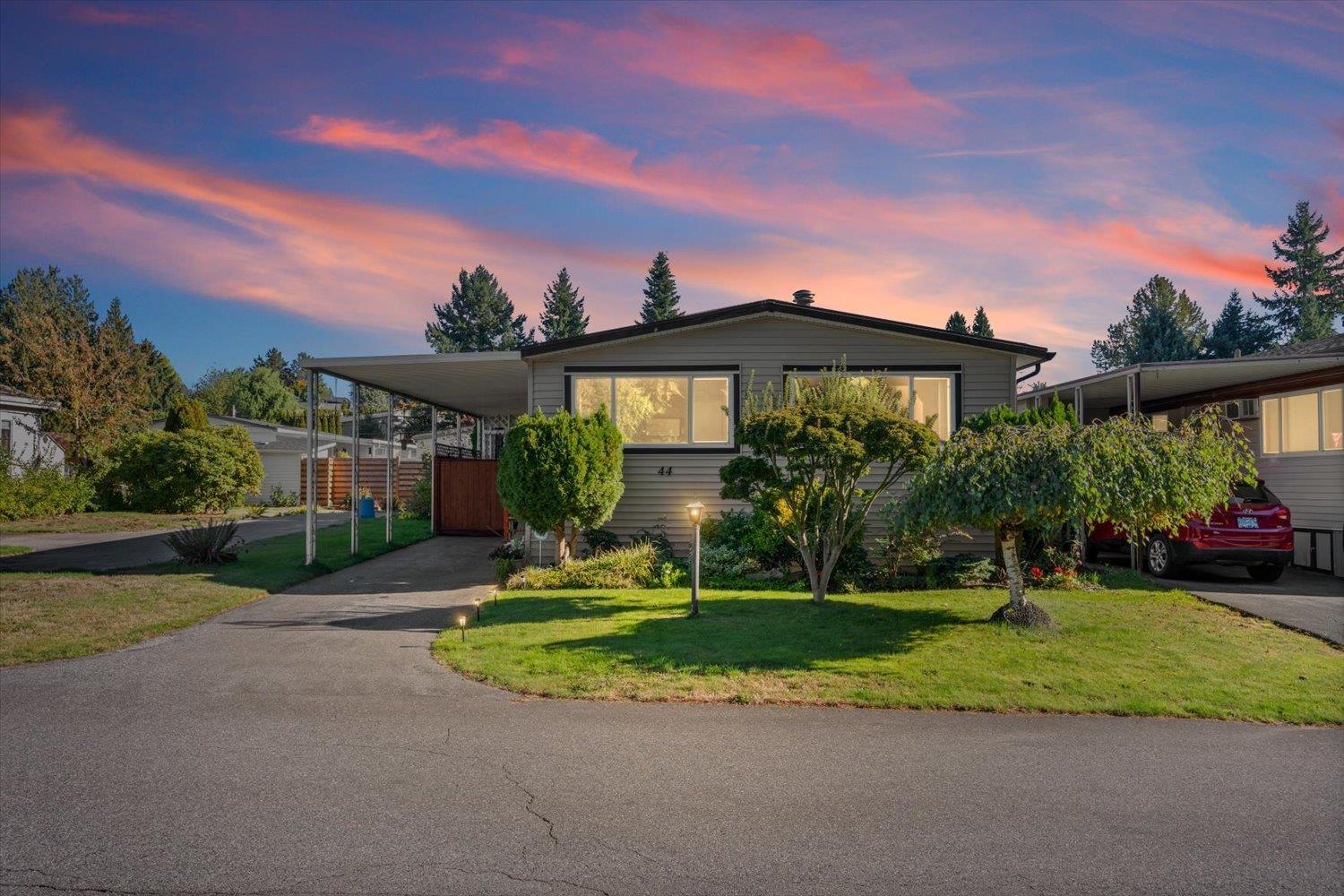 31313 Livingstone Avenue Unit 44, Abbotsford, BC V2T 4T1
