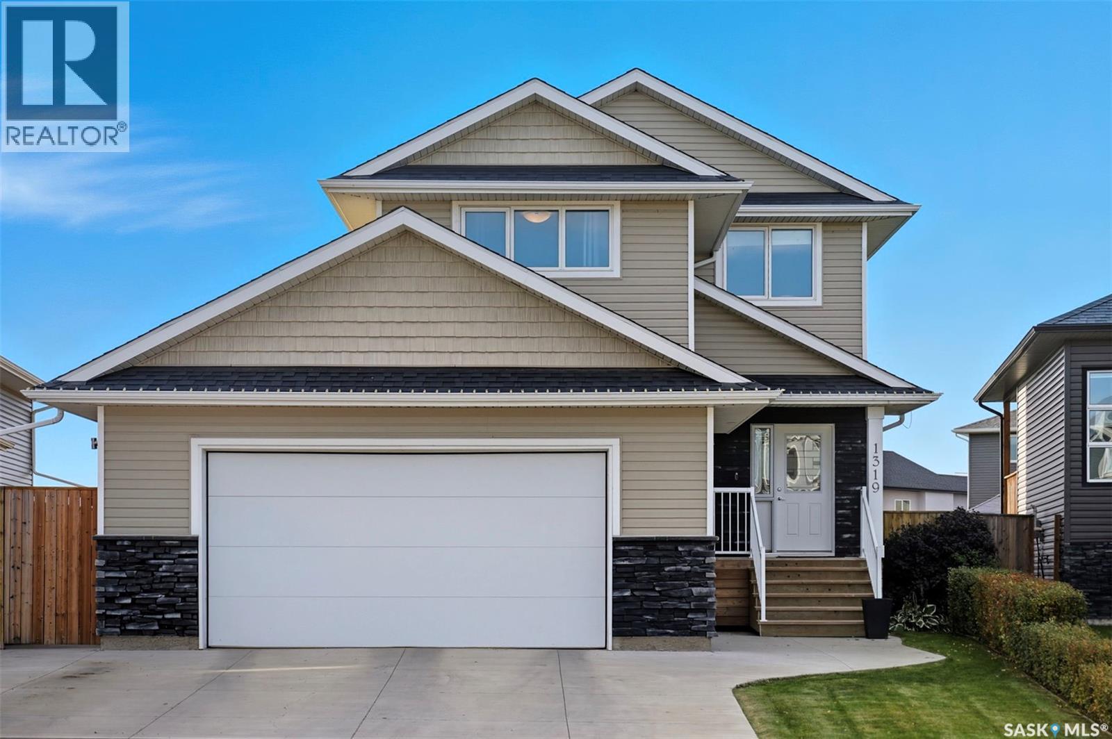 1319 Steeves Ave, Saskatoon, SK S7R 0M4