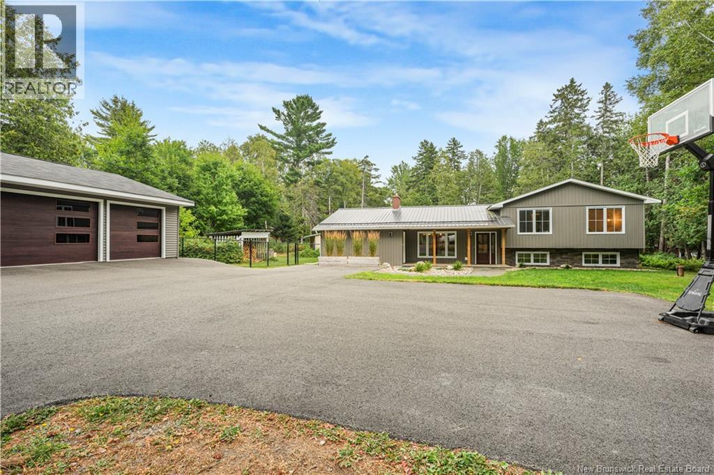 14 Island View Dr, Douglas, NB E3G 7R2