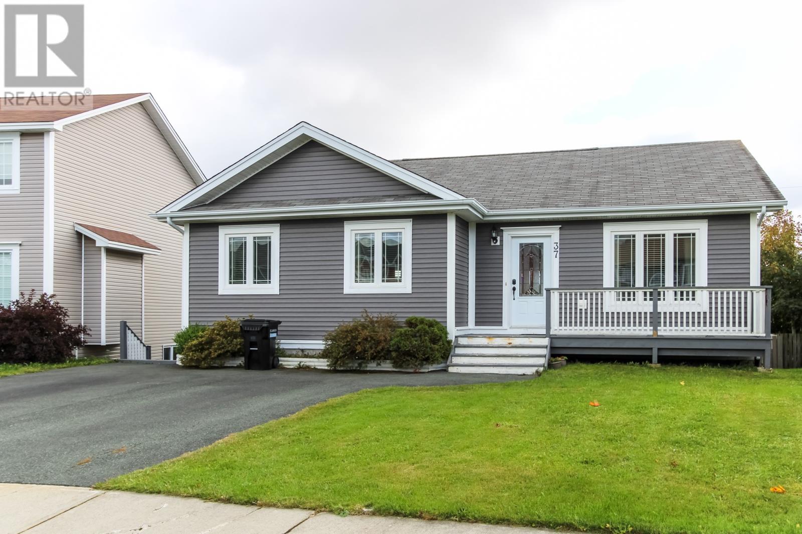 37 Hopedale Cres, St. John's, NL A1B 0B3
