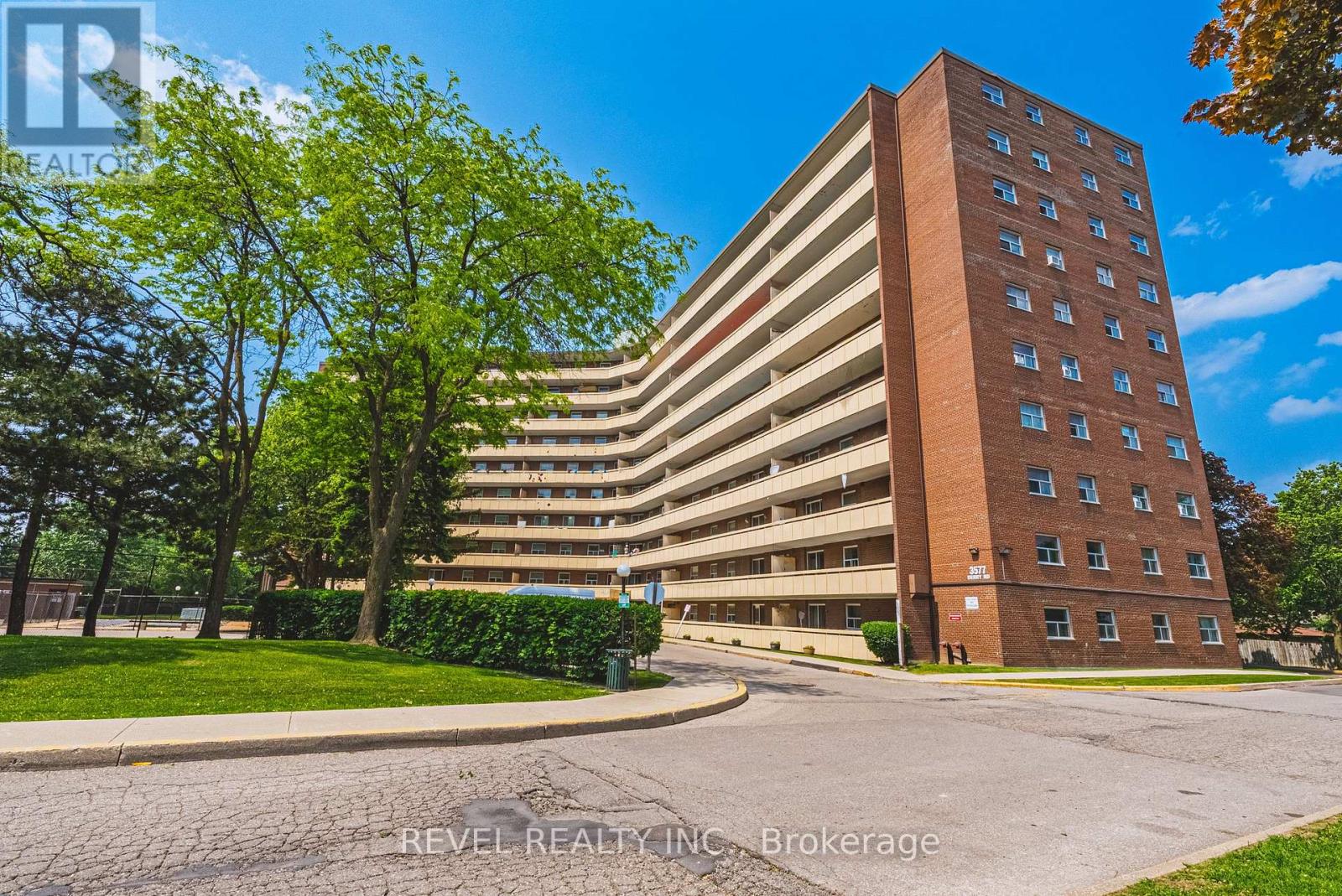 805 3577 Derry Rd E, Mississauga, ON L4T 1B3