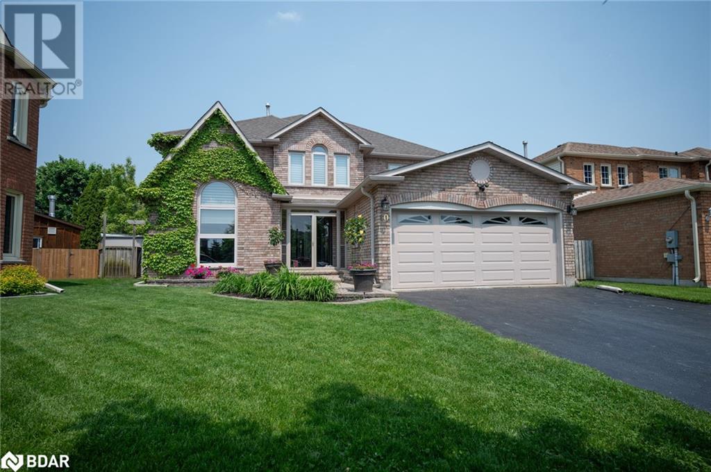 10 Gordon Ct, Barrie, ON L4N 7A4