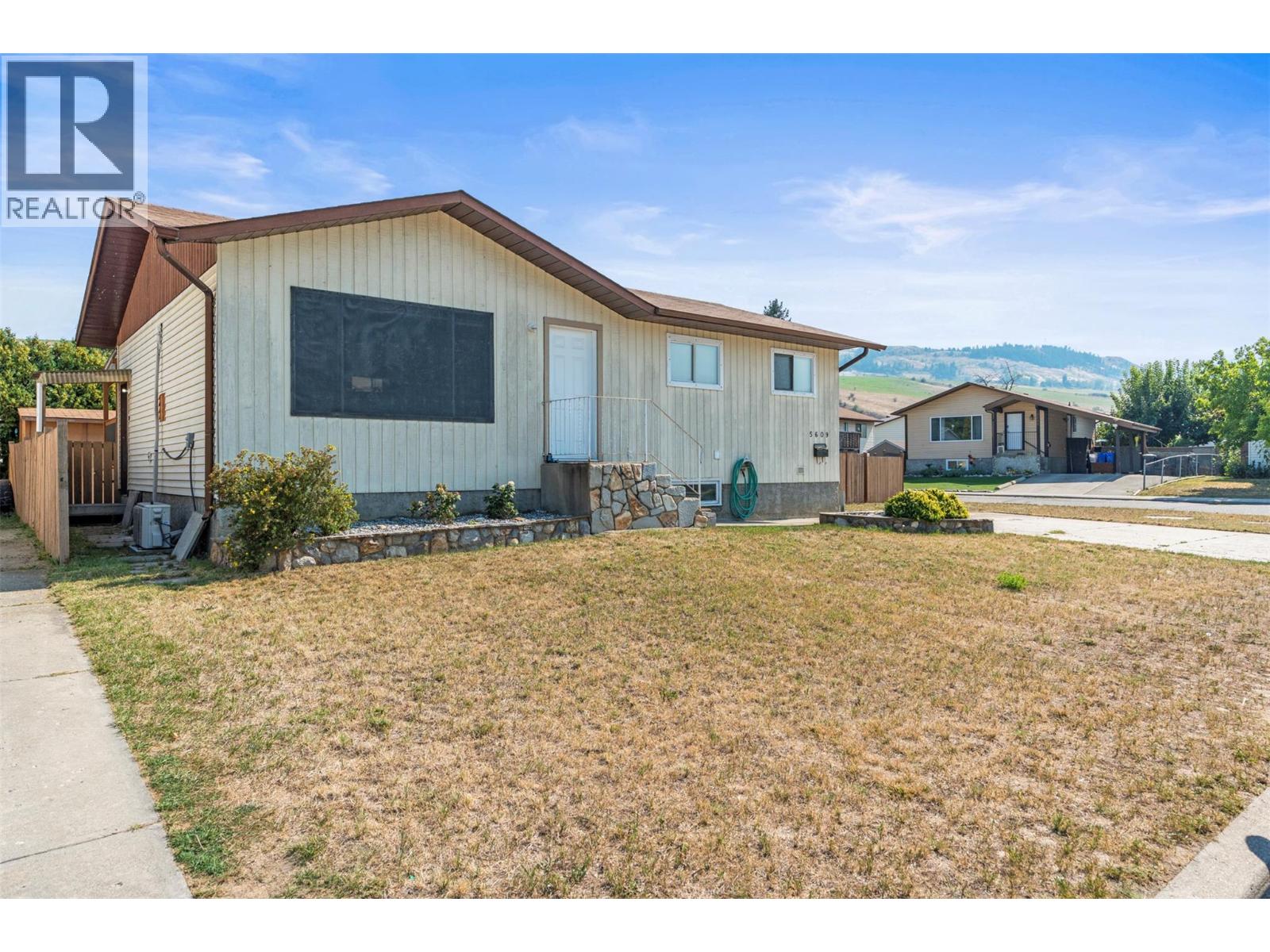 5609 Willow Pl, Vernon, BC V1T 8N9