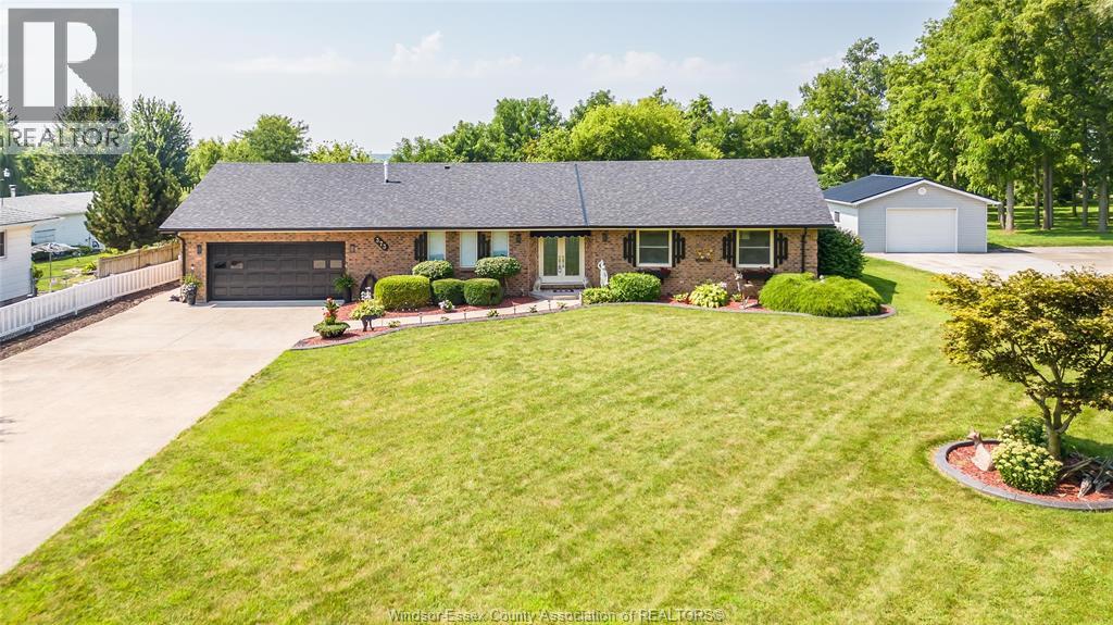 373 County Rd 34 W, Kingsville, ON N0R 1B0