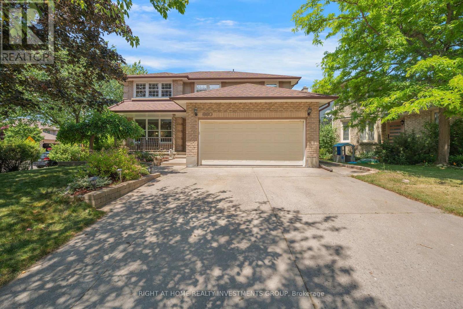 660 Whistler Dr N, Oshawa, ON L1J 7N7