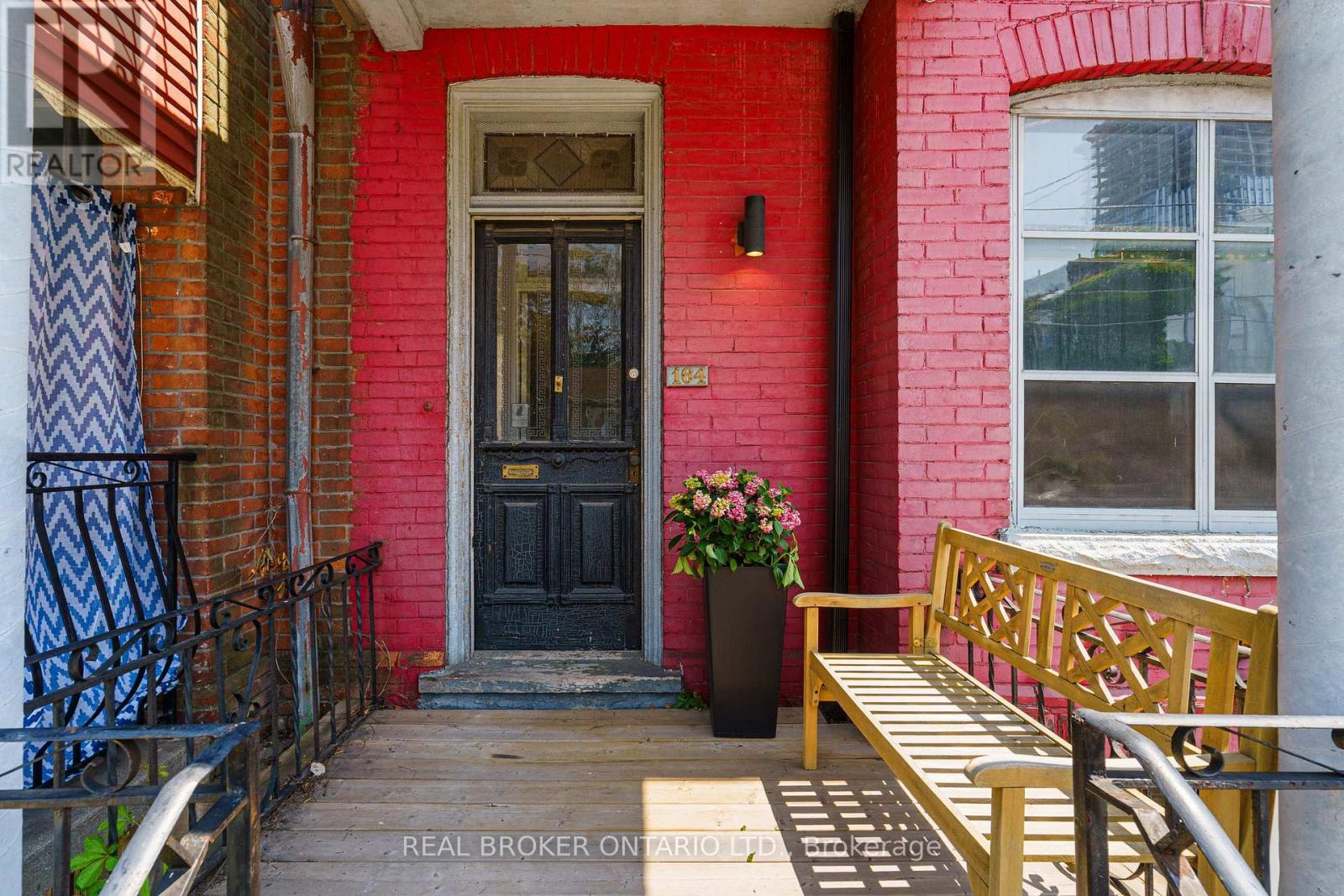 164 Catharine St N, Hamilton, ON L8L 4S5