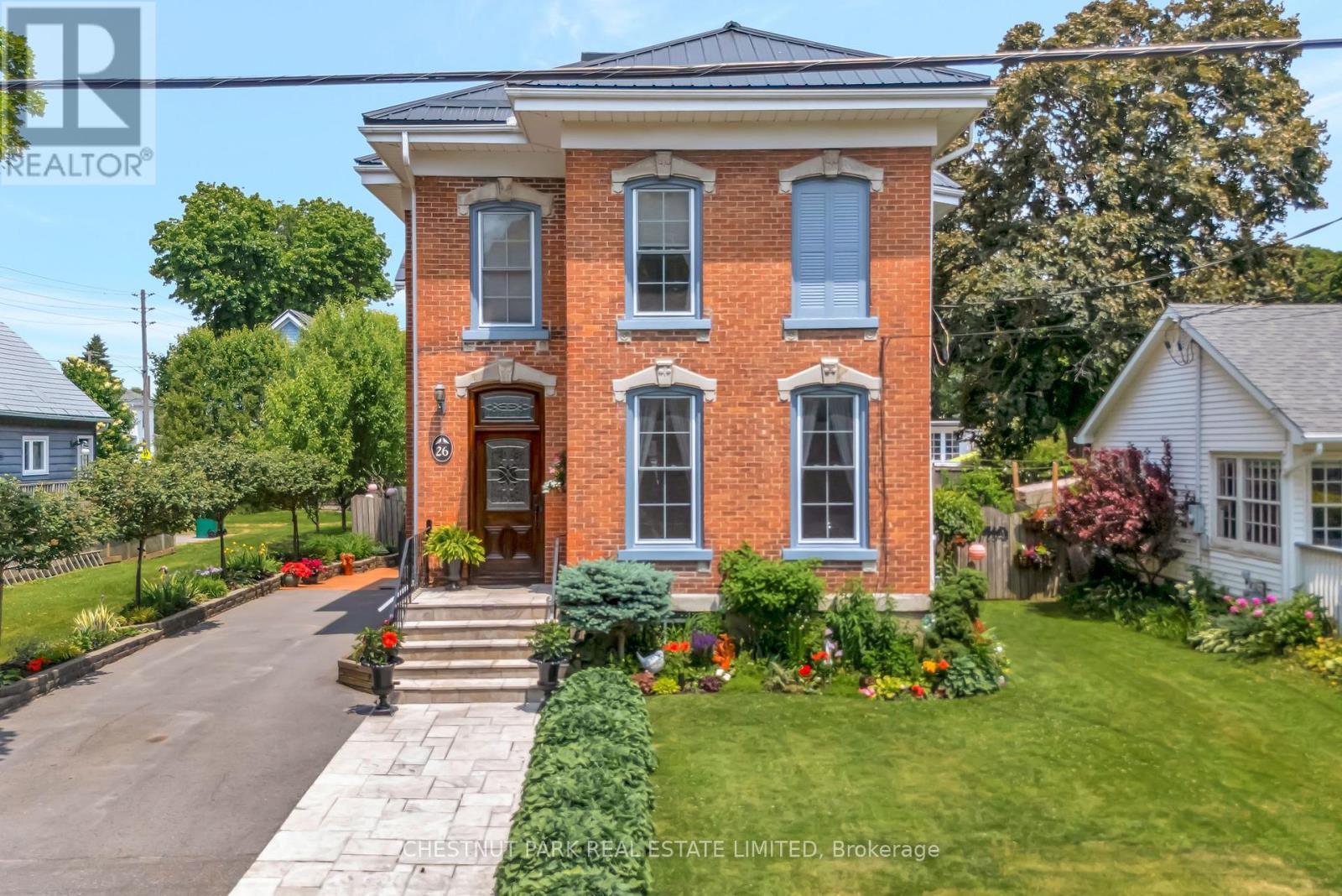 26 Centre St, Prince Edward County Picton, ON K0K 2T0