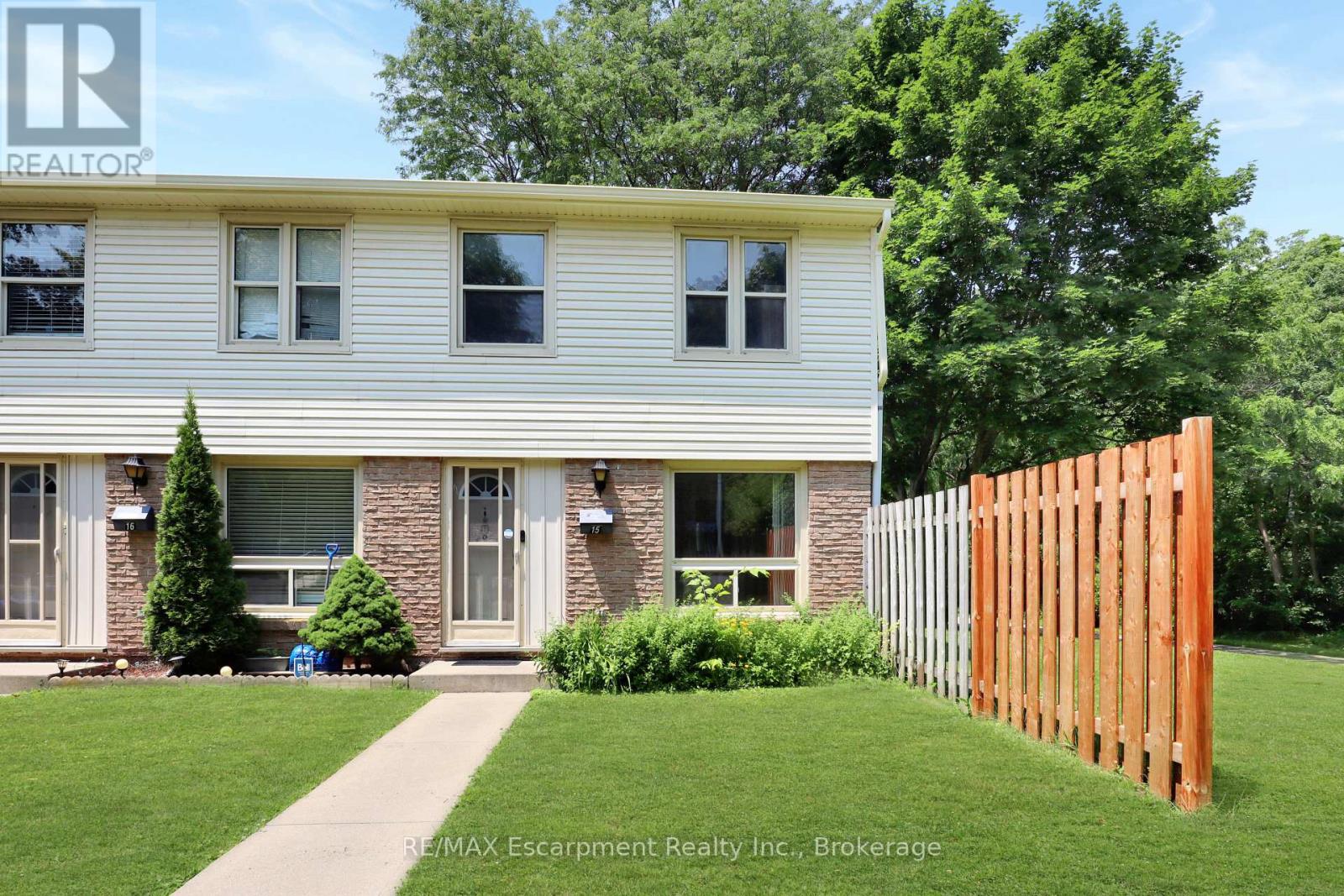 15 165 Green Valley Dr, Kitchener, ON N2P 1K3