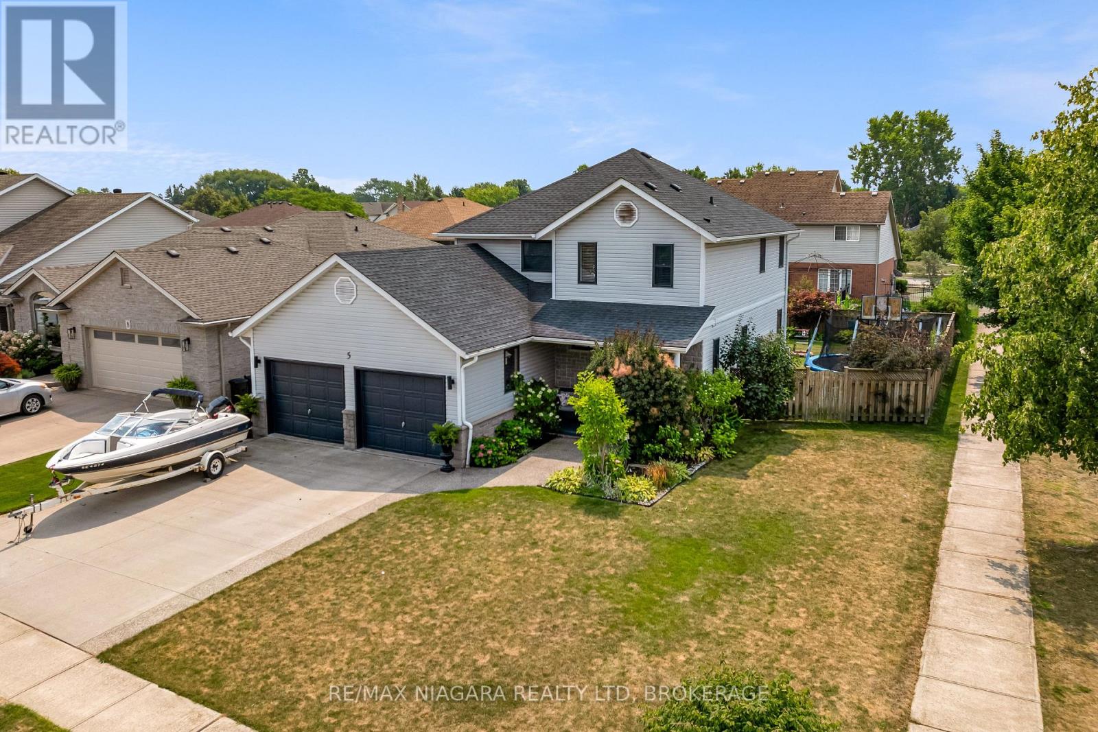 5 Wellandvale Dr, Welland, ON L3C 7C4