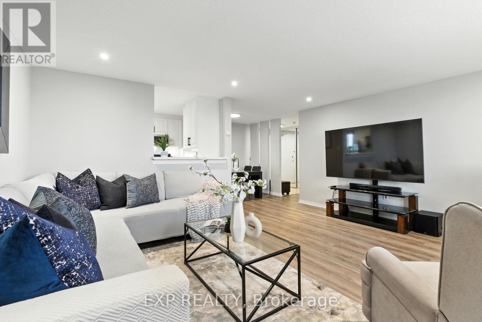 514 6720 Glen Erin Dr, Mississauga, ON L5N 3K8
