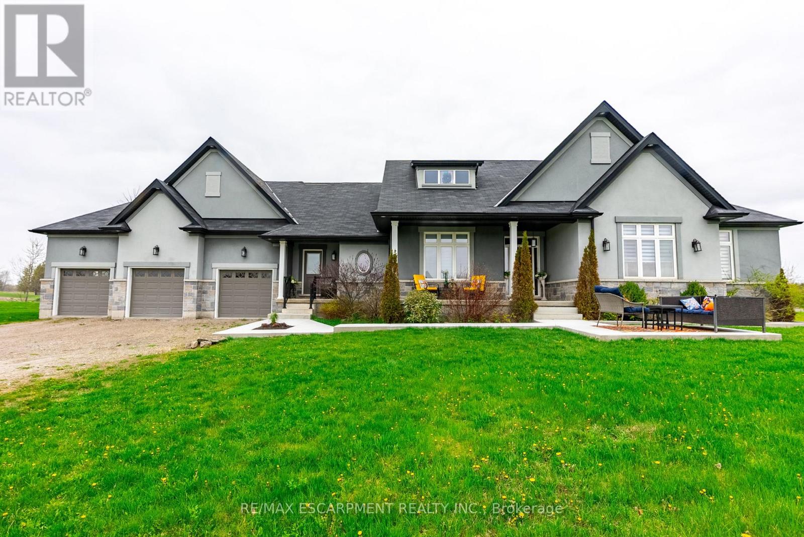 20 Chesswood Trl, Hamilton, ON L8N 2Z7