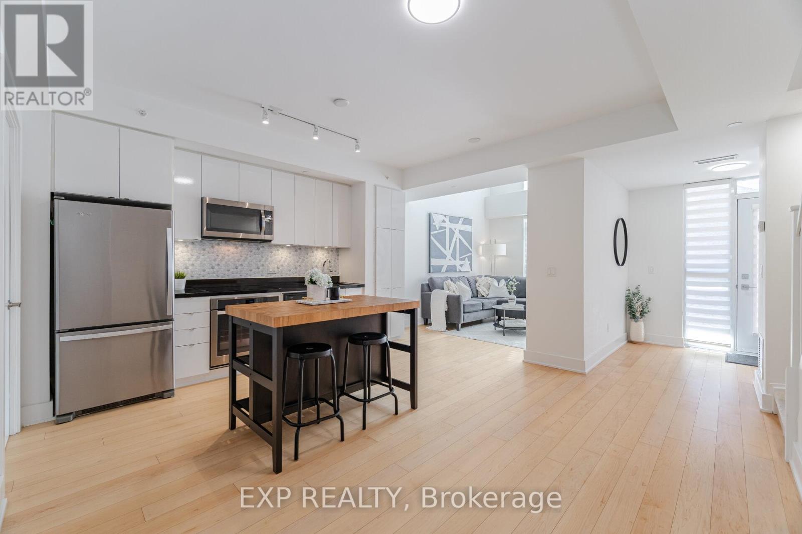 5260 Dundas St C211 St, Burlington Orchard, ON L7L 0J7