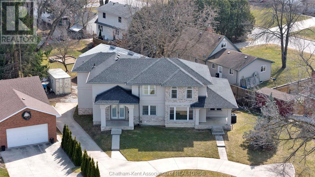 30 Crerar Dr, Chatham, ON N7L 2P8