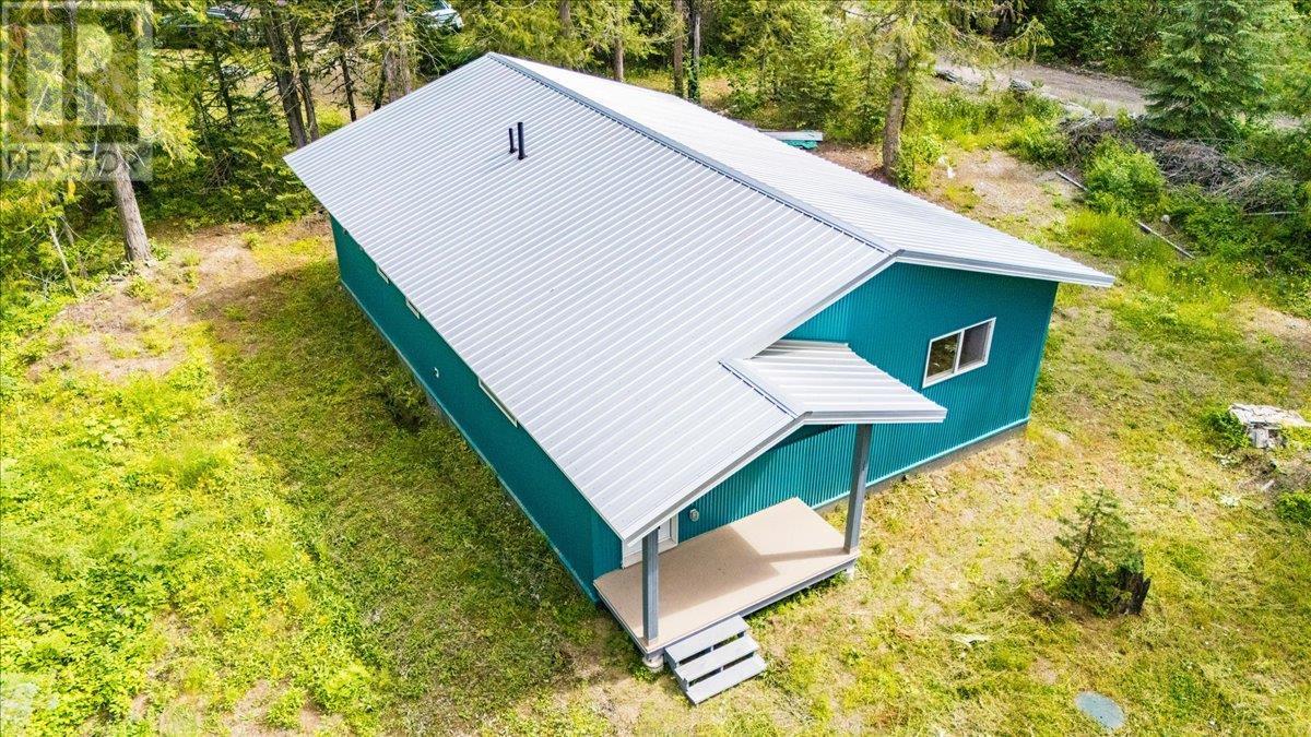 116 Liness Rd, Salmo, BC V0G 1Z0