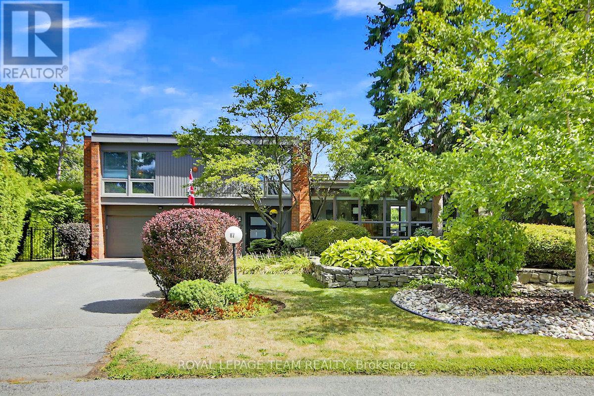 87 Pentland Pl, Ottawa, ON K2K 1V9