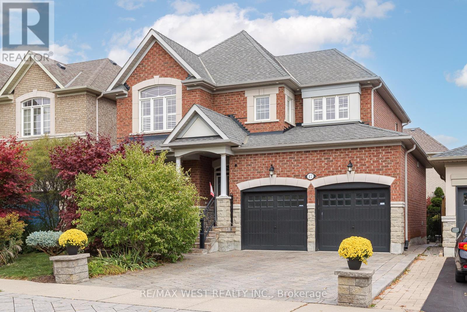 17 Hawkridge Trl, Brampton Brampton East, ON L6P 2T5