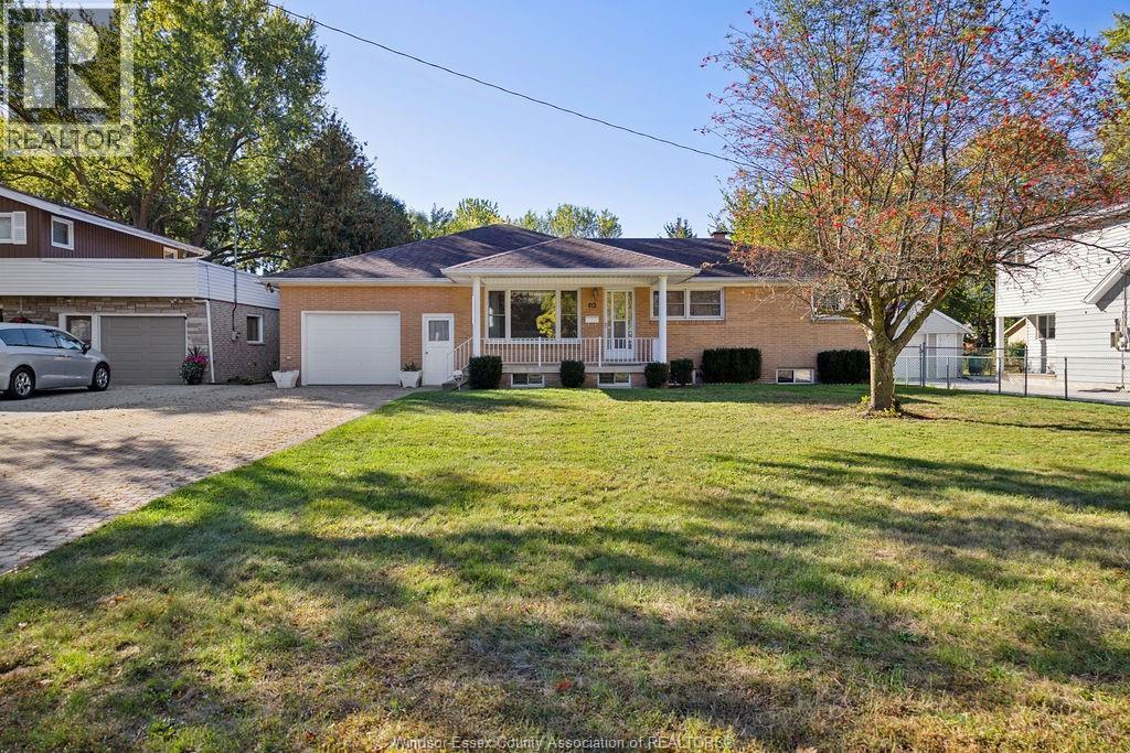 651 Morand St, Windsor, ON N9G 1J1