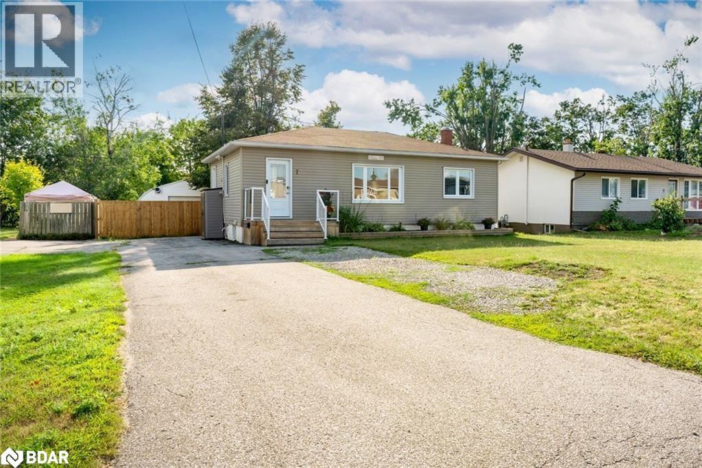 7 Leach St, Orillia, ON L3V 5N6