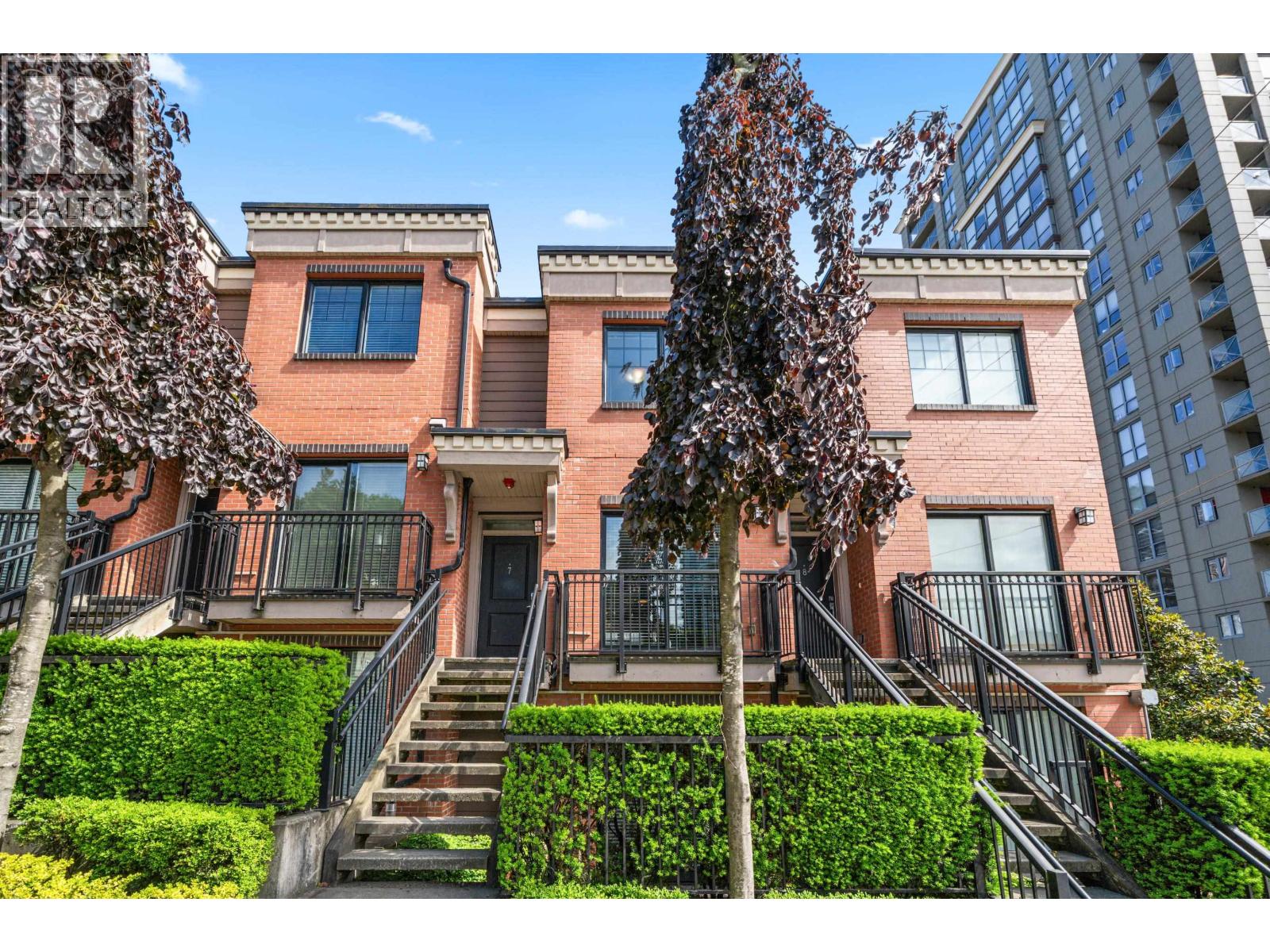 838 Royal Avenue Unit 7, New Westminster, BC V3M 1J9