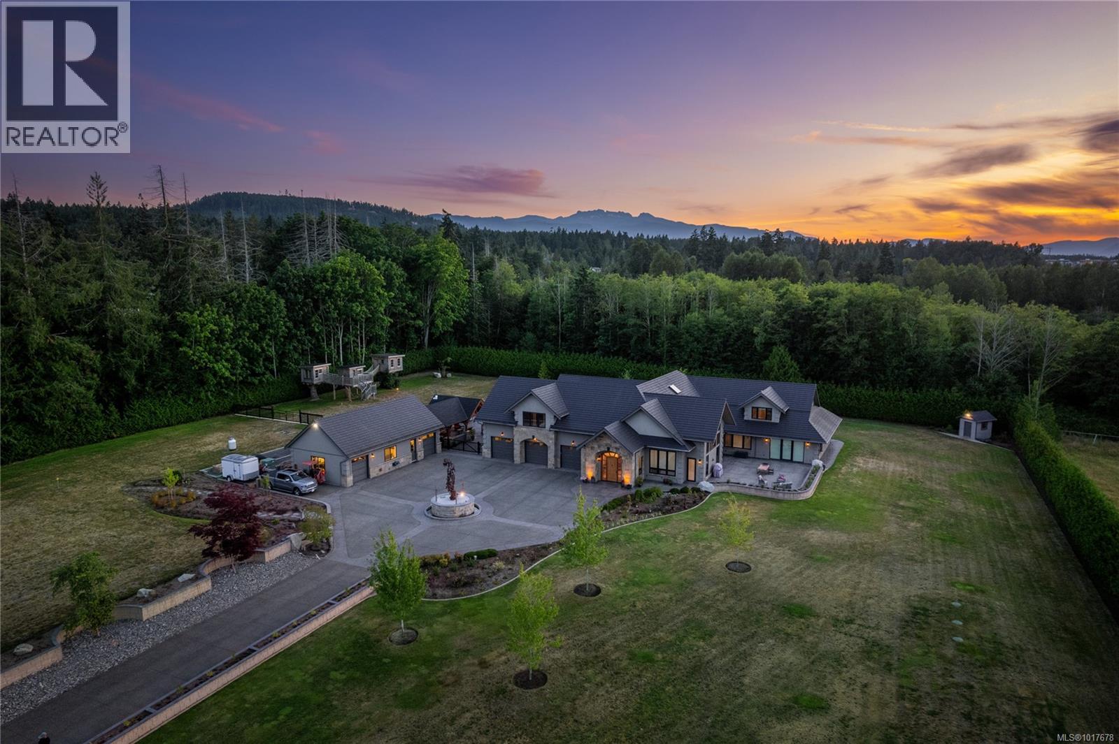 445 Blower Rd, Parksville, BC V9P 1V8
