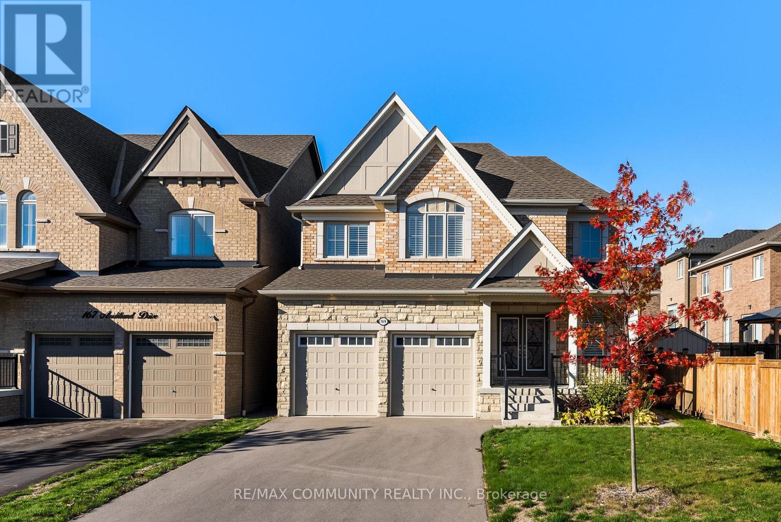 169 Auckland Dr, Whitby, ON L1P 0J2