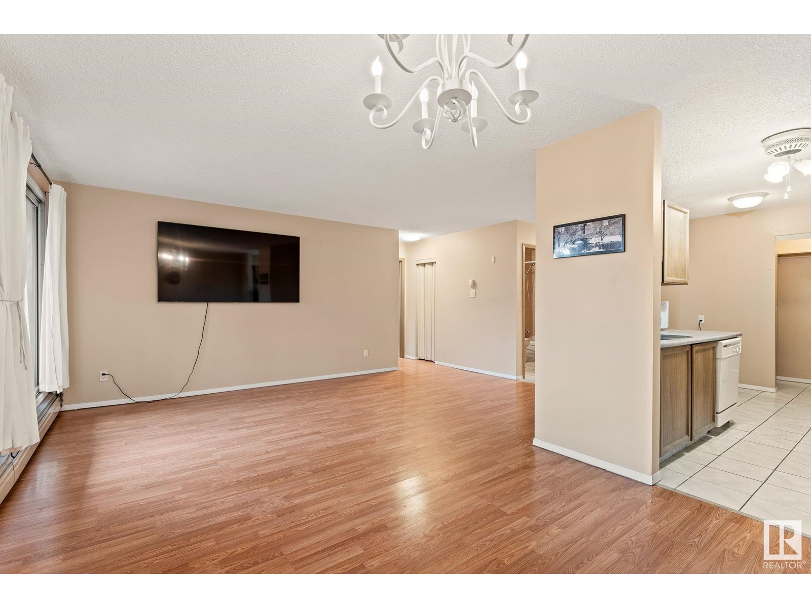 2315 119 Street Northwest #311, Edmonton, AB T6J 4E2