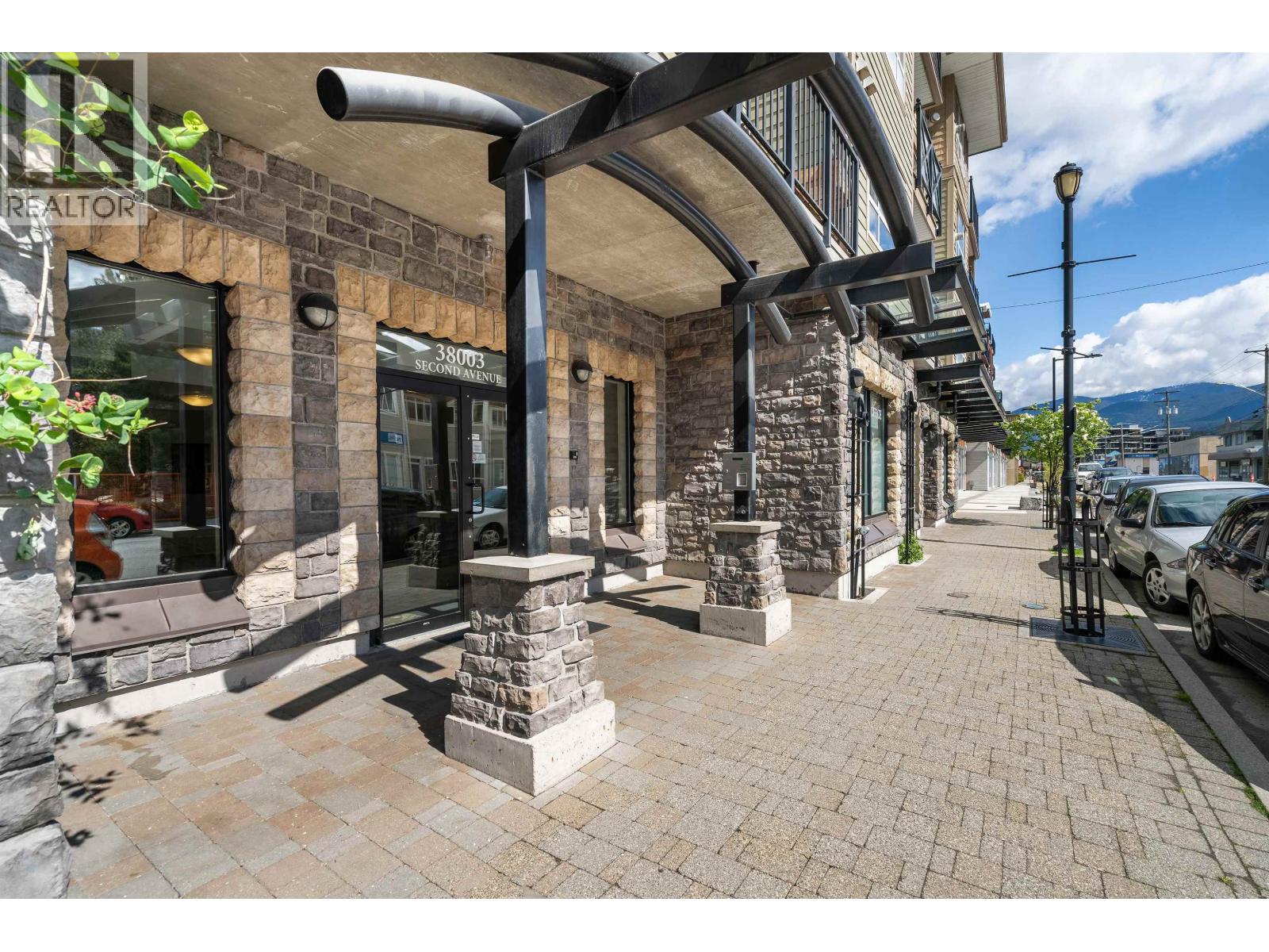 38003 Second Avenue Unit 202, Squamish, BC V8B 0C4