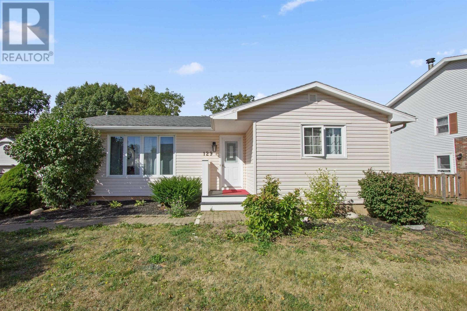 129 Westridge Cres, Charlottetown, PE C1A 8P2