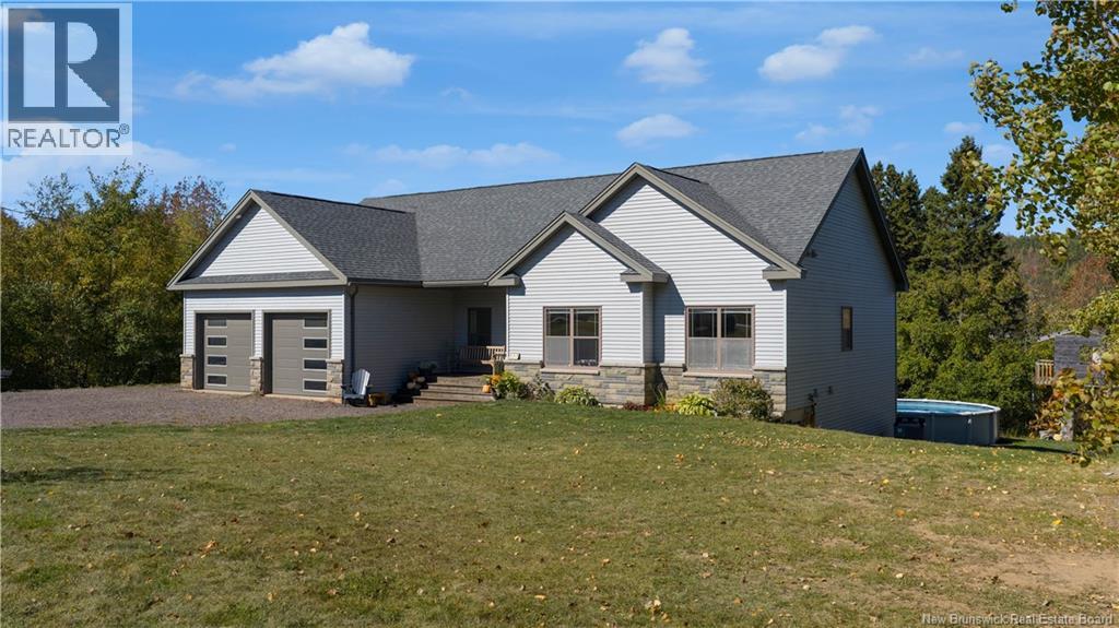 897 Riverview Dr E, Apohaqui, NB E5P 3P8