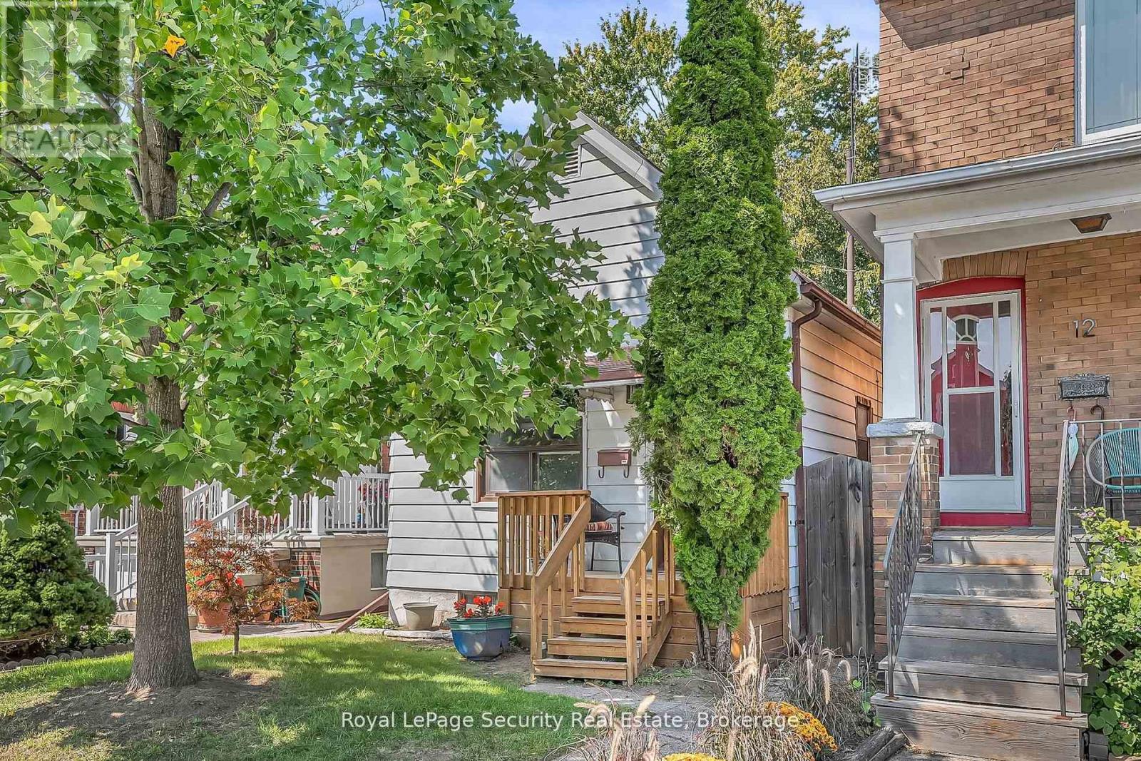 14 Morland Rd, Toronto, ON M6S 2M8