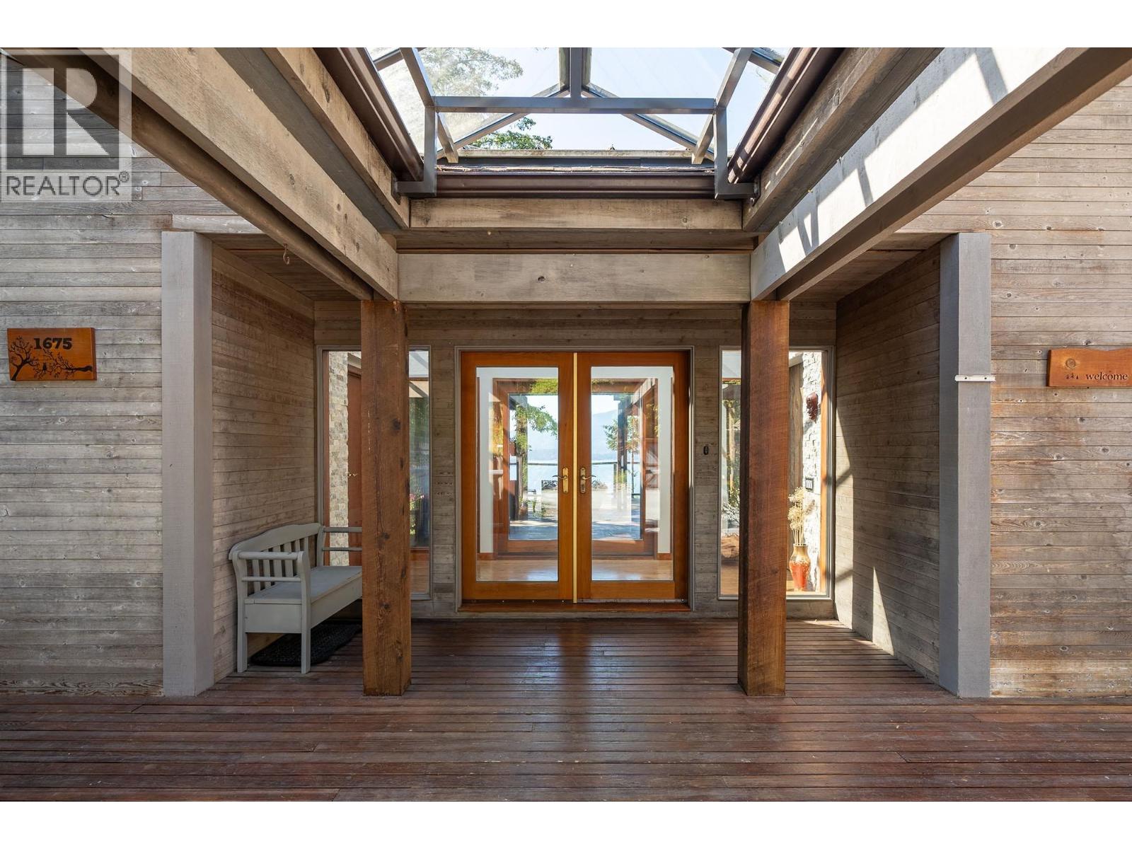 1675 Whitesails Dr, Bowen Island, BC V0N 1G2