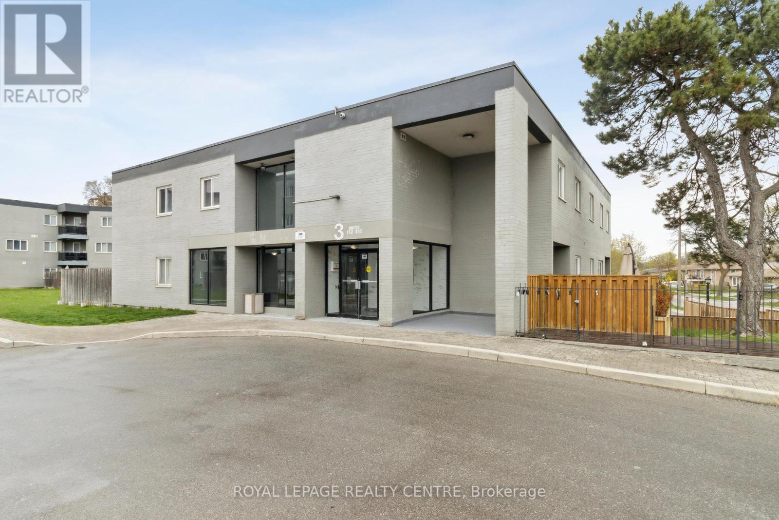 214 2001 Bonnymede Dr, Mississauga, ON L5J 4H8
