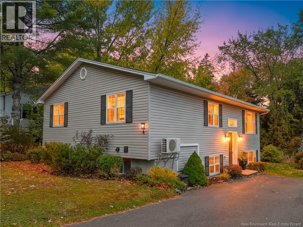4 Dewitt Acres, Fredericton, NB E3A 6S2
