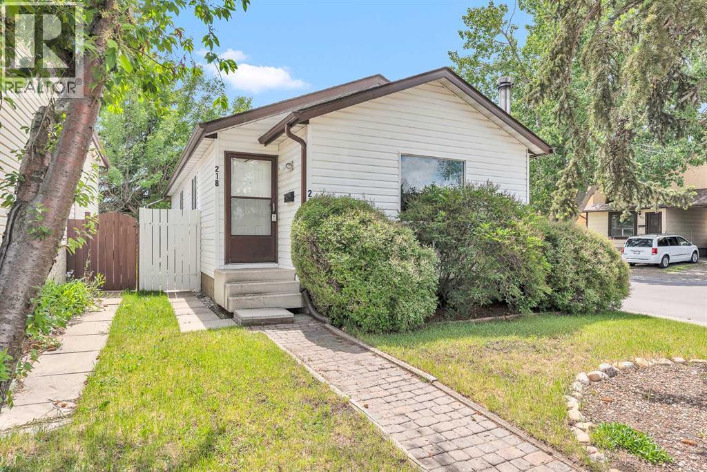 218 Pinemeadow Rd NE, Calgary, AB T1Y 4N9