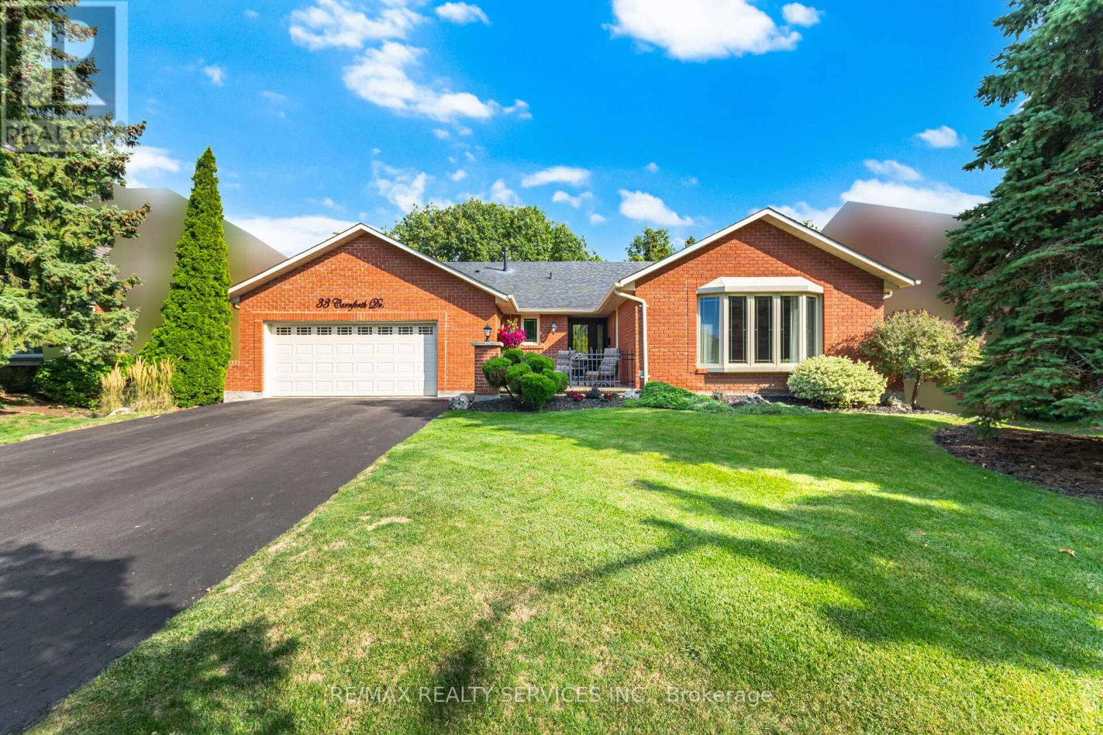 33 Carnforth Dr, Brampton, ON L6Z 1T8