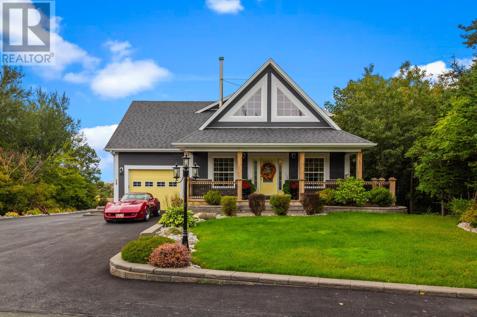 38 Hands Rd, Conception Bay South, NL A1X 5A2