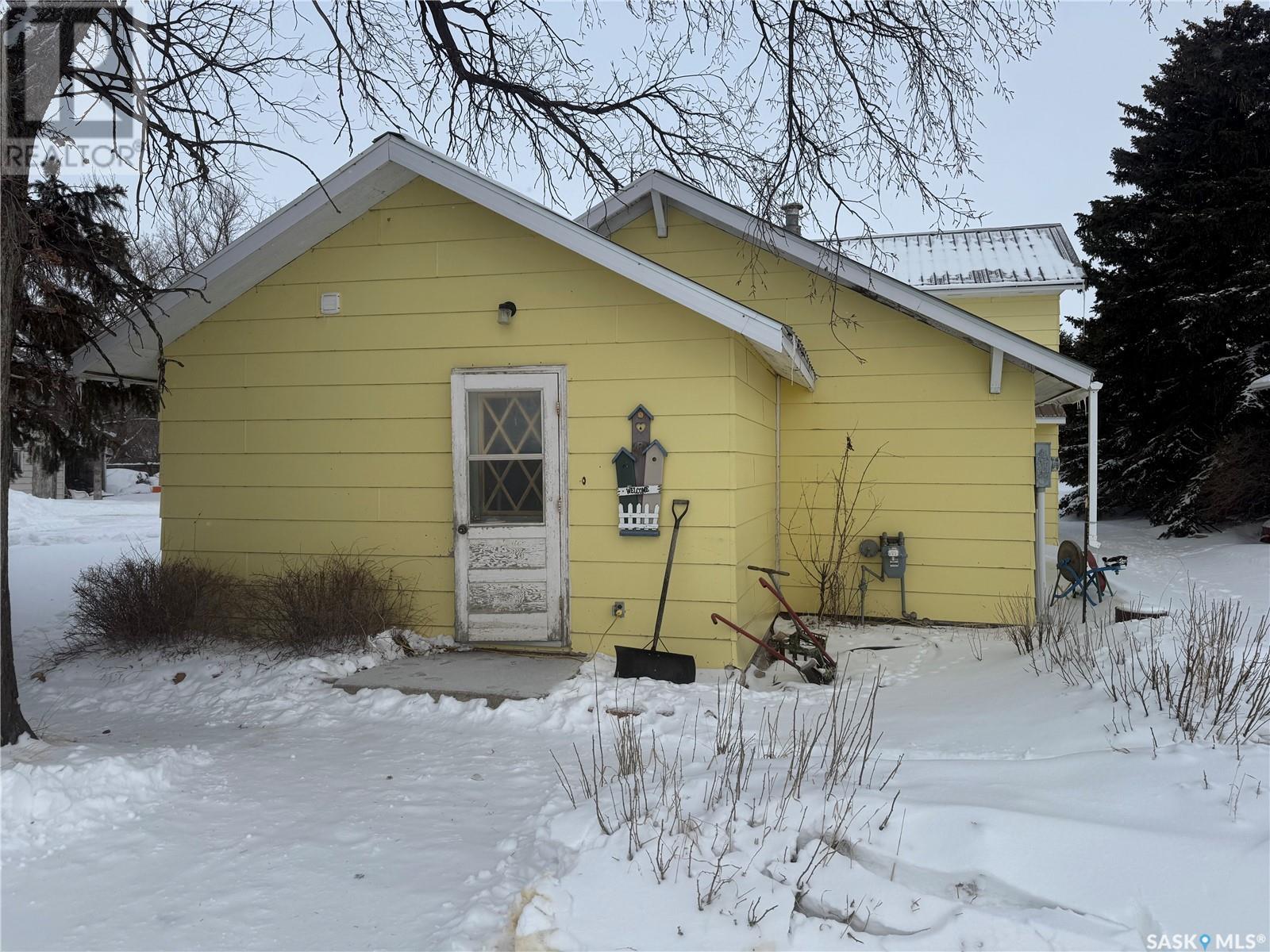 Railway Avenue, Gladmar, SK S0C 1A0
