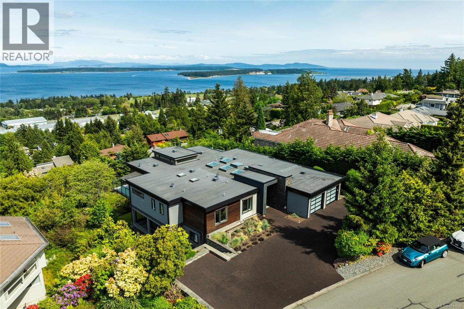 8853 Park Pacific Ter, North Saanich, BC V8L 4S1
