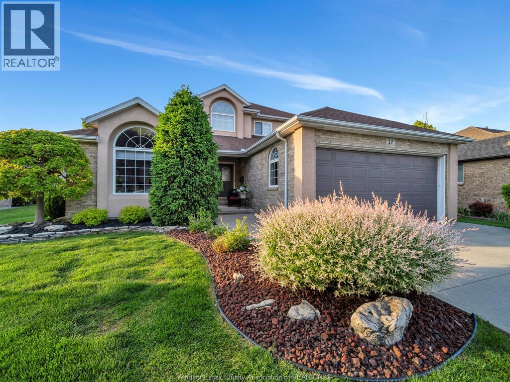 27 Cheyenne Ct, Leamington, ON N8H 5E2