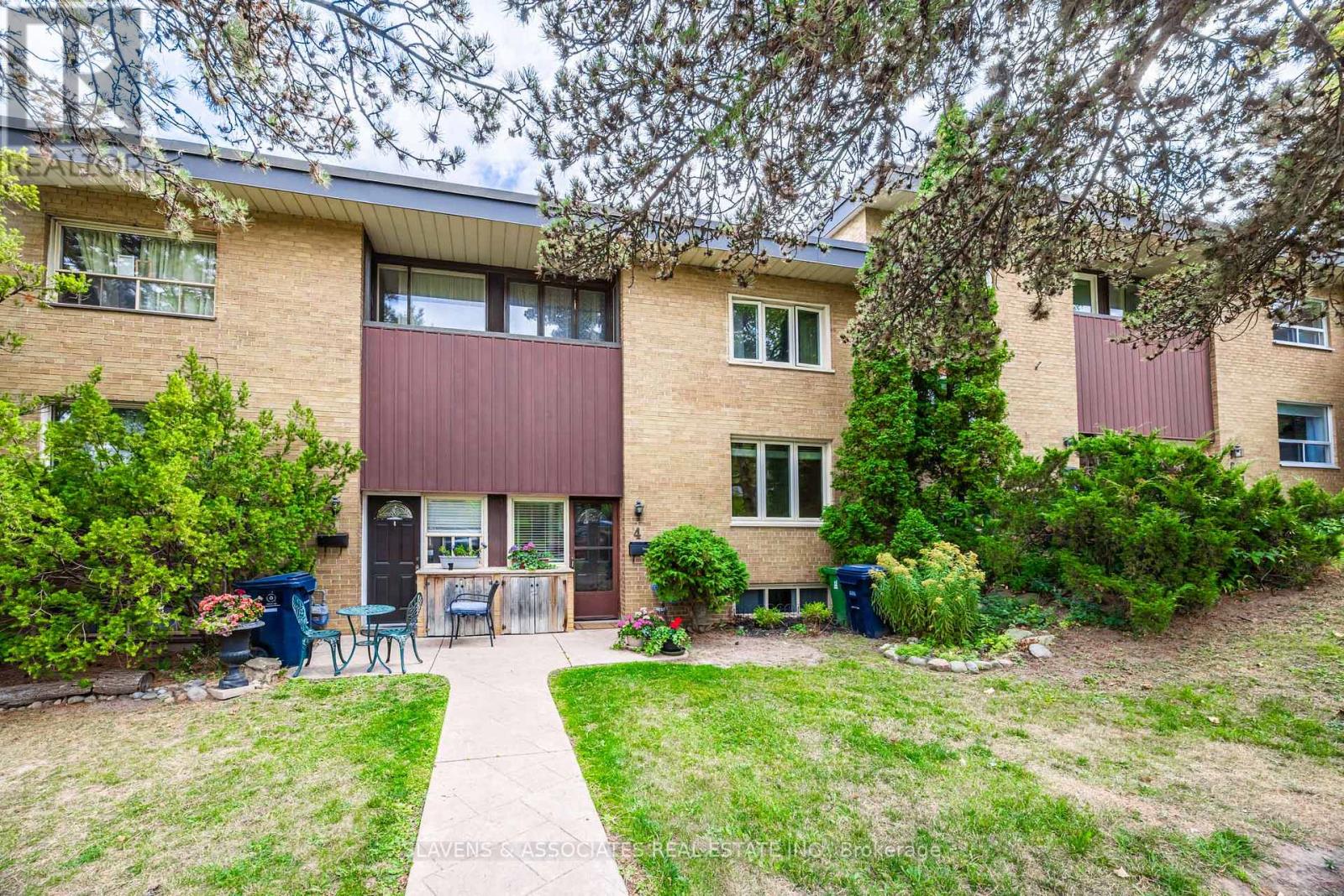 4 Burdock Ln, Toronto Banbury-don Mills, ON M3C 2G5