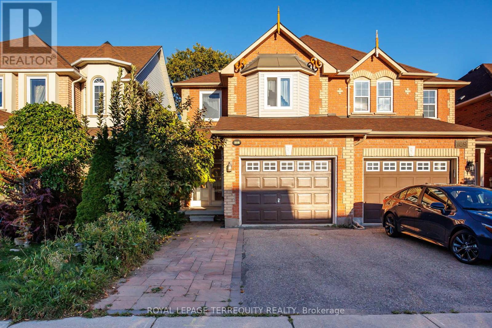111 English Oak Dr, Richmond Hill, ON L4E 3X4