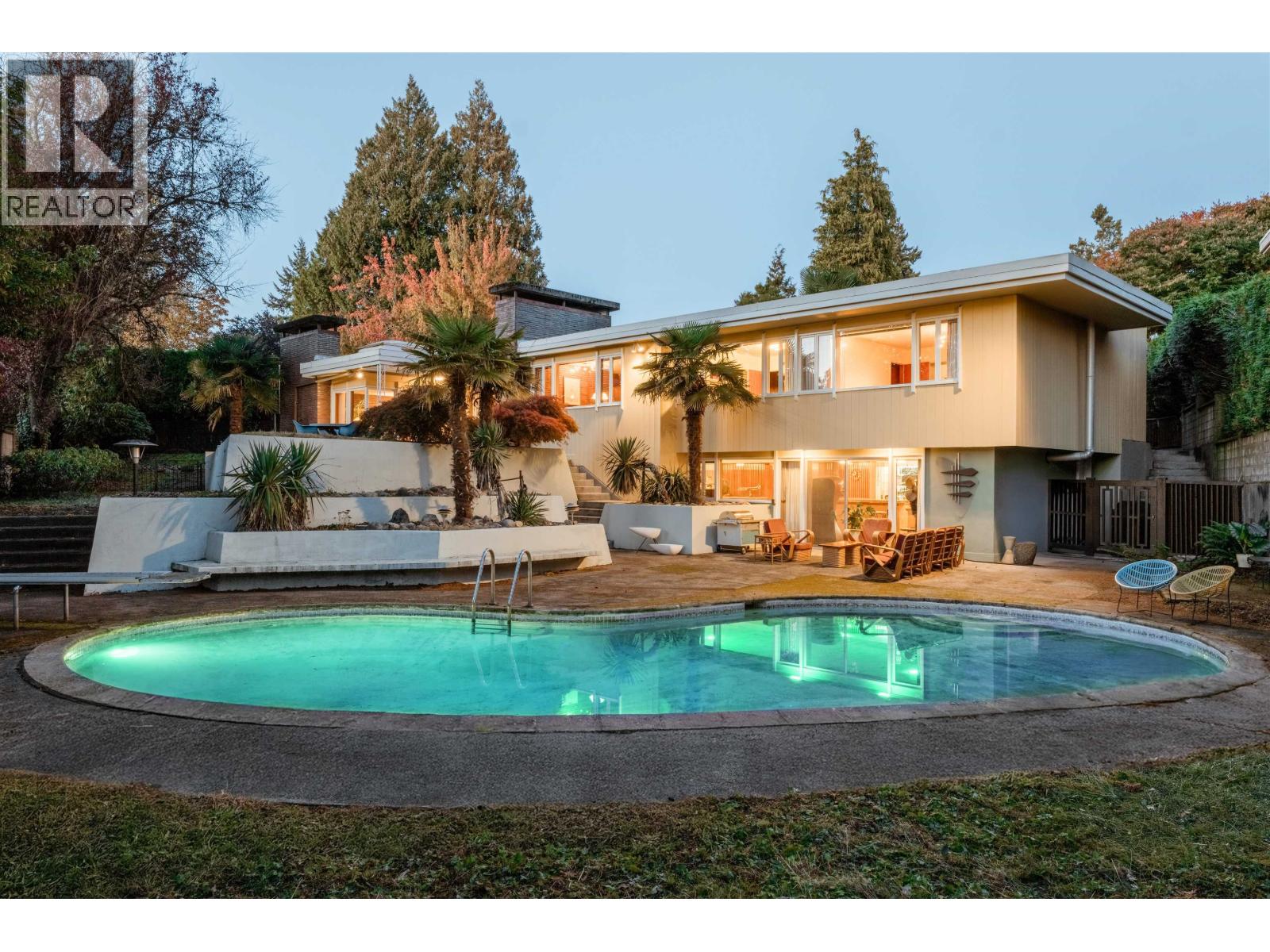 6171 Collingwood St, Vancouver, BC V6N 1T5