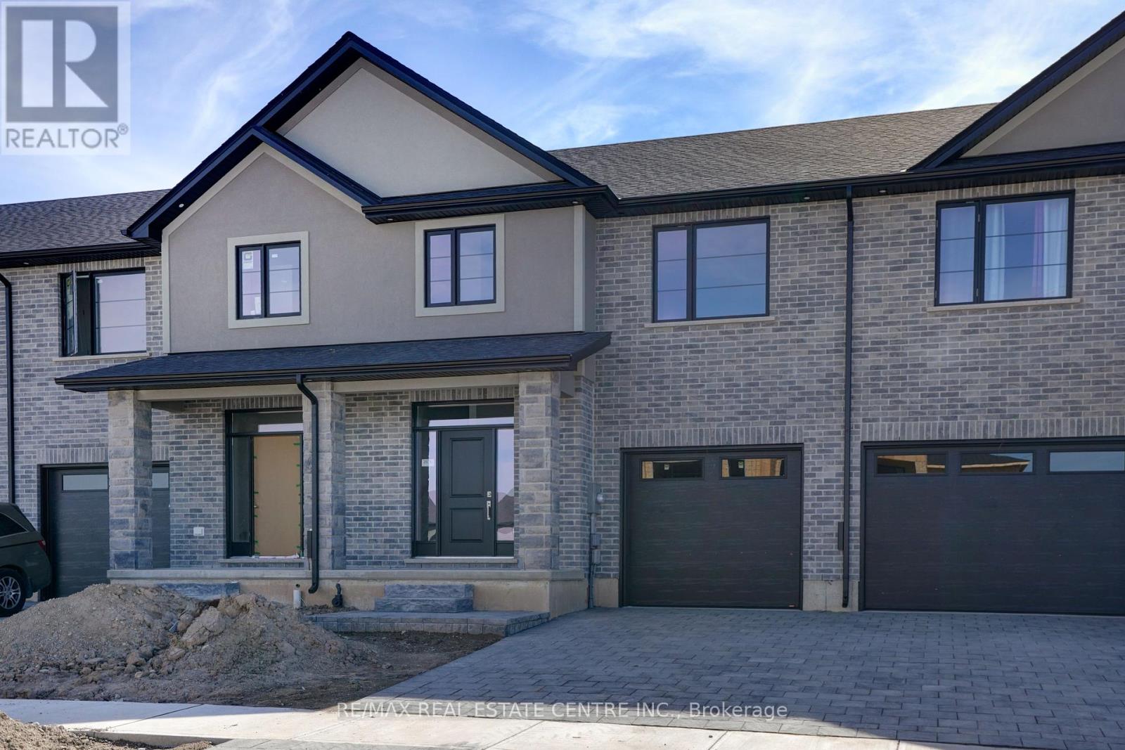 2568 Constance Ave, London South South U, ON N6M 1E7
