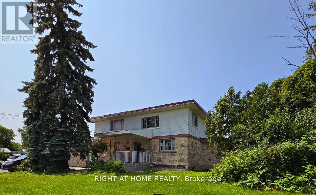 1196 Rainbow St, Ottawa, ON K1J 6X9